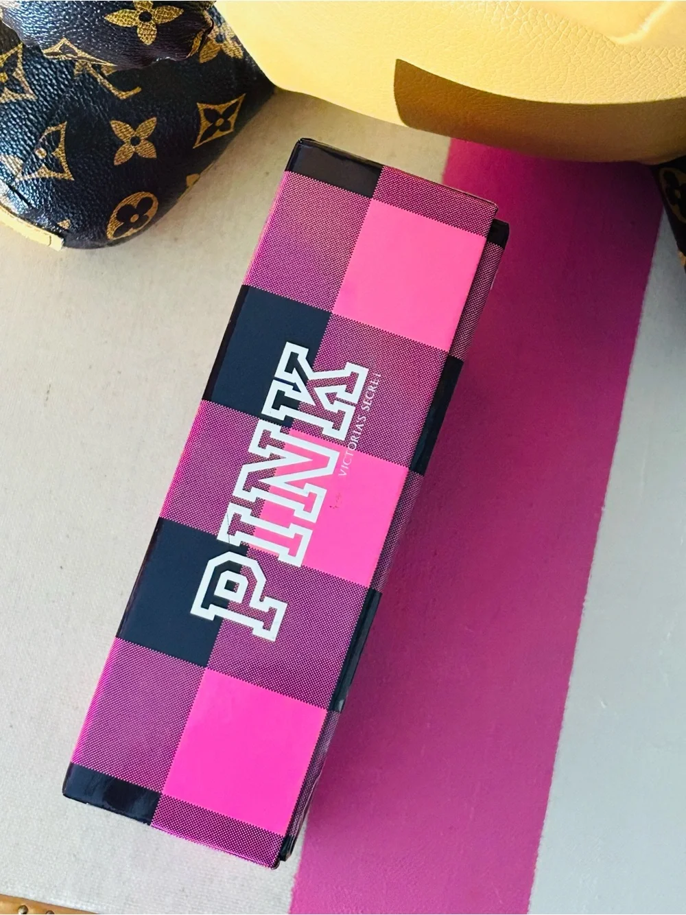 NIP collectable 🚨 Give A Little Eau de Toilette — Pink & Black Box - Picture 3 of 3